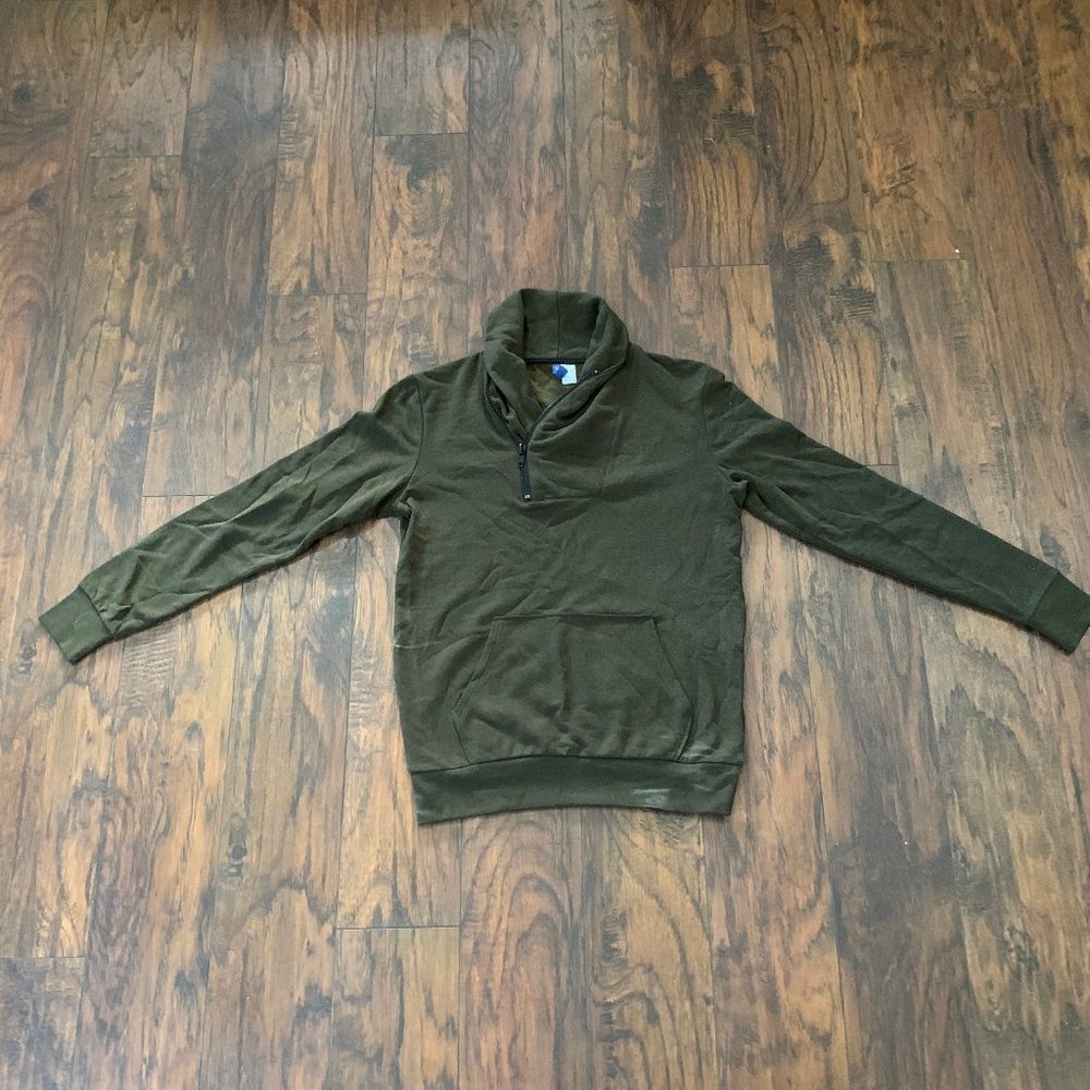 Pullover sweater